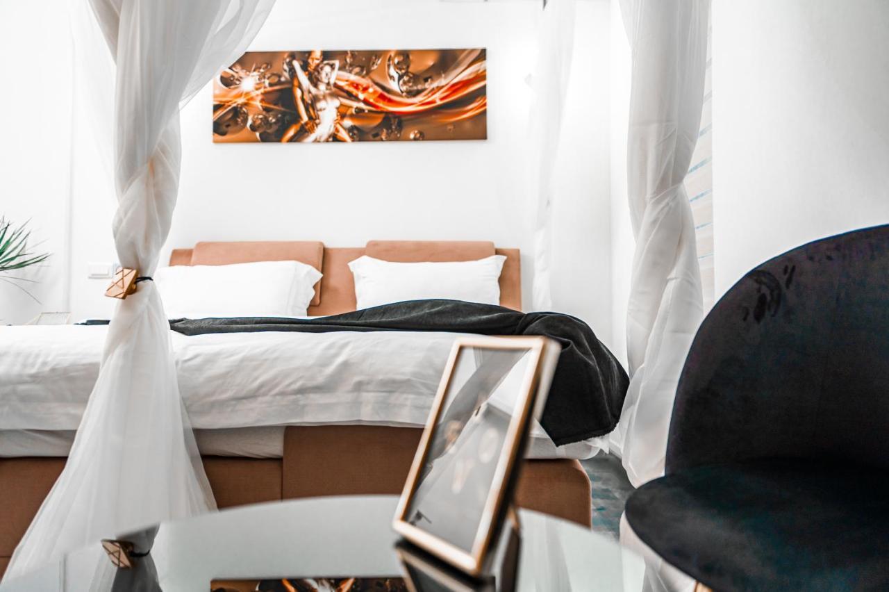 Puzzle Apartaments&Studios Craiova Dış mekan fotoğraf