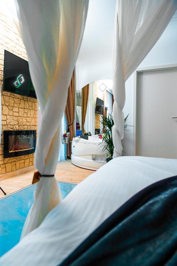Puzzle Apartaments&Studios Craiova Dış mekan fotoğraf